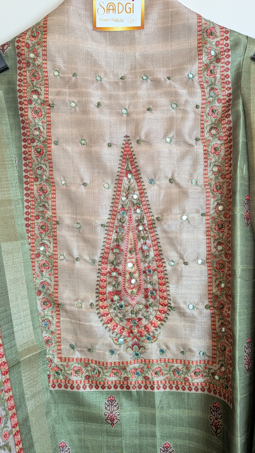 Close Up 2