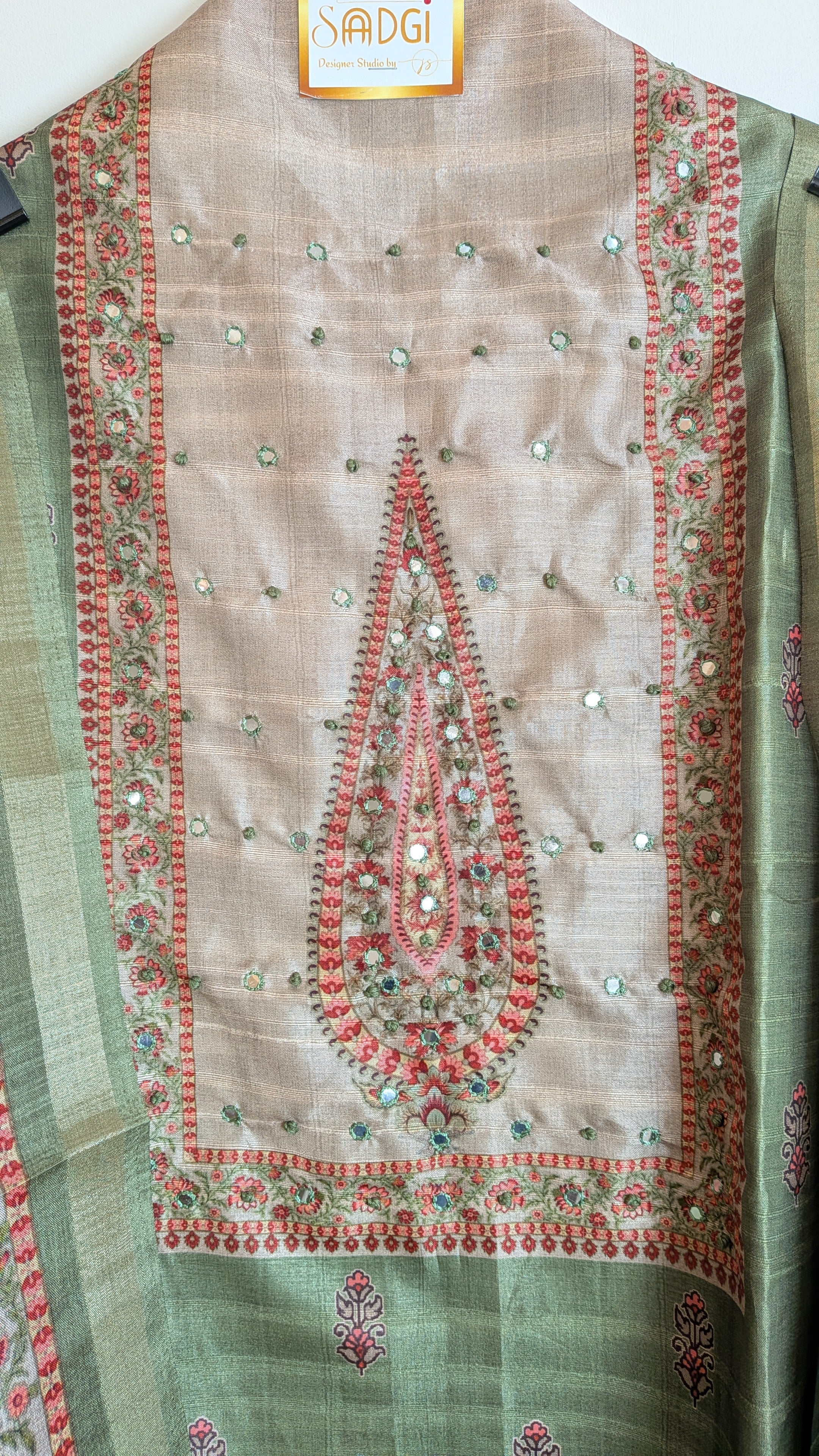 Close Up 2